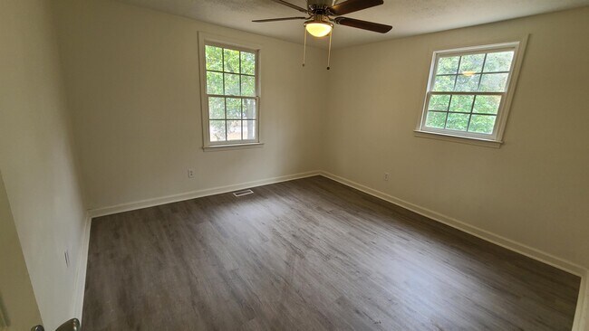 Building Photo - 172 Randall Ave