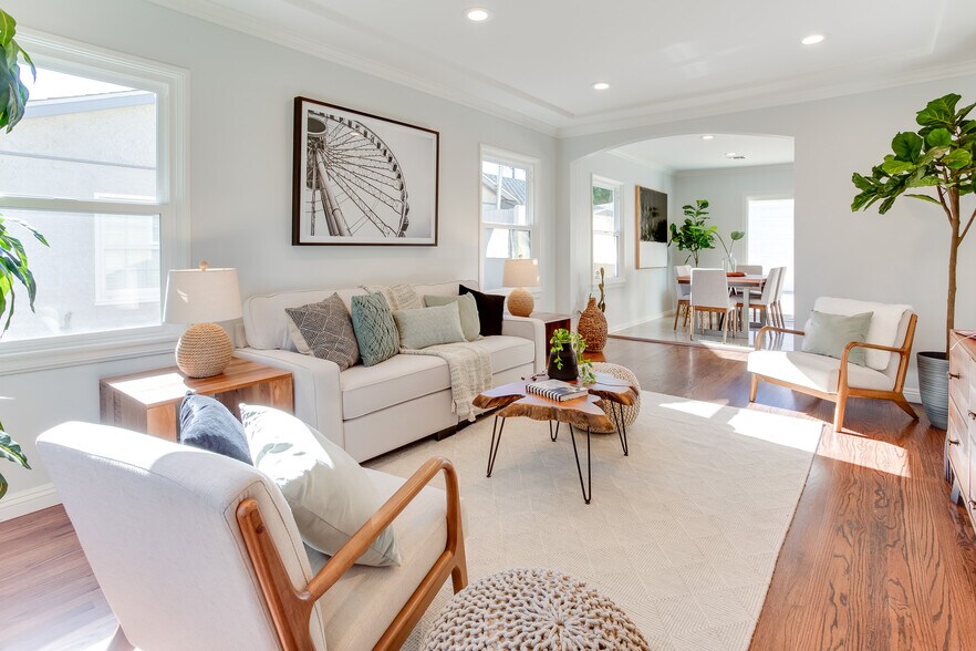 Building Photo - 8345 Westlawn Ave