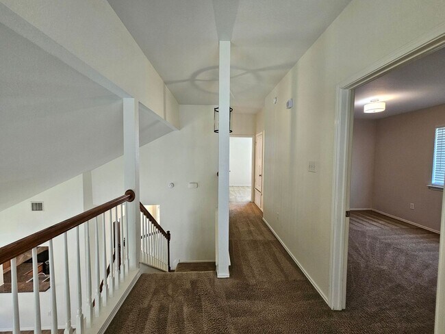 Building Photo - 5311 Bridgewood Dr
