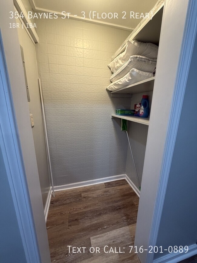 Building Photo - 354 Baynes St