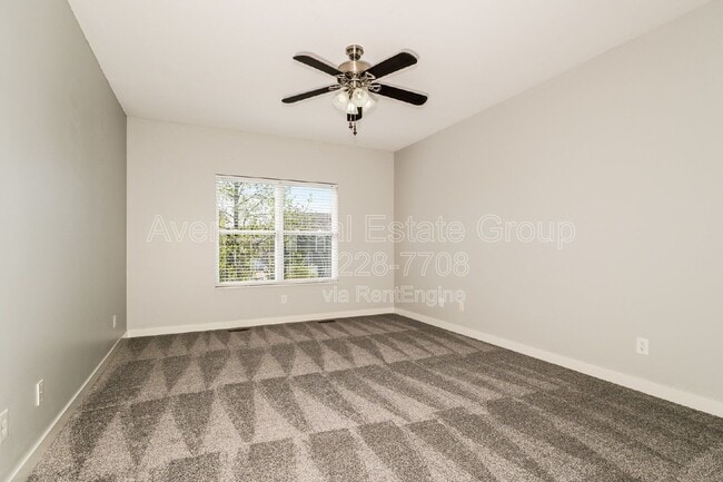 Building Photo - 730 Sunset Ln