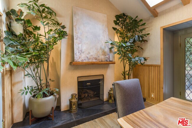 Building Photo - 4880 Queen Florence Ln