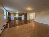 Building Photo - 122 Church St