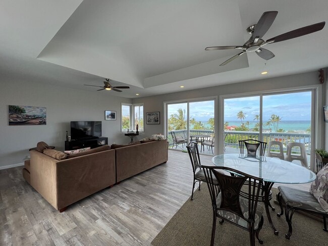 Primary Photo - 864 Aalapapa Dr