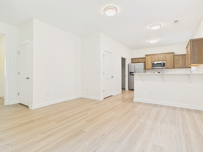 Building Photo - 602 Princess Anne Cir