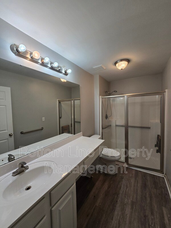 Building Photo - 3850 Fircrest Dr