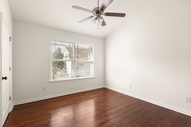 Building Photo - 380 Grant Cir SE