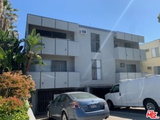 Building Photo - 7924 Clinton St