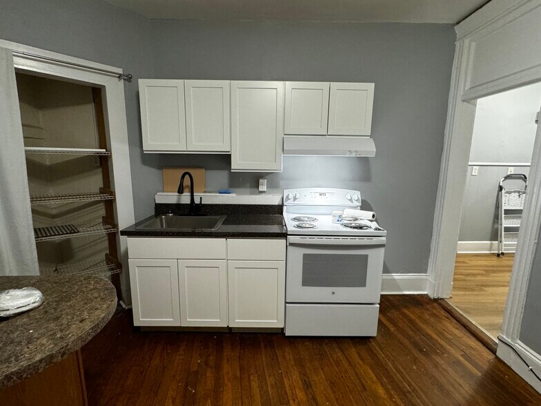 Building Photo - 882 Huntington Ave