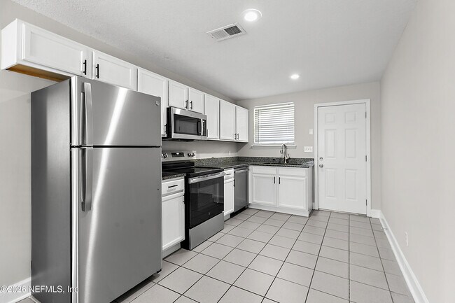 Building Photo - 1511 4th St N