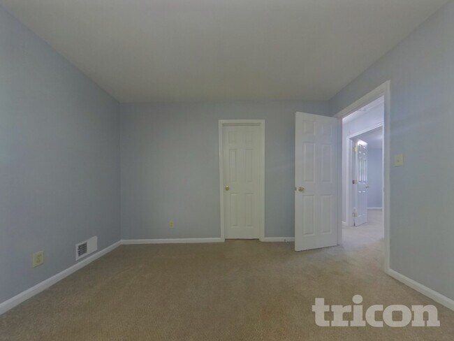 Building Photo - 490 Rocky Creek Dr