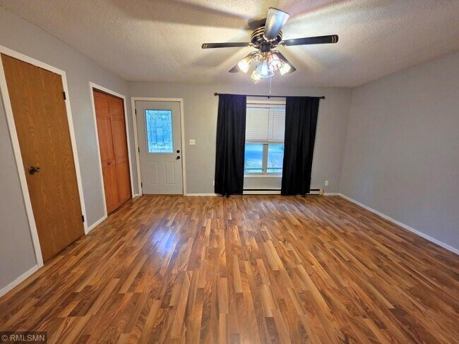 Building Photo - 653 N 2nd St