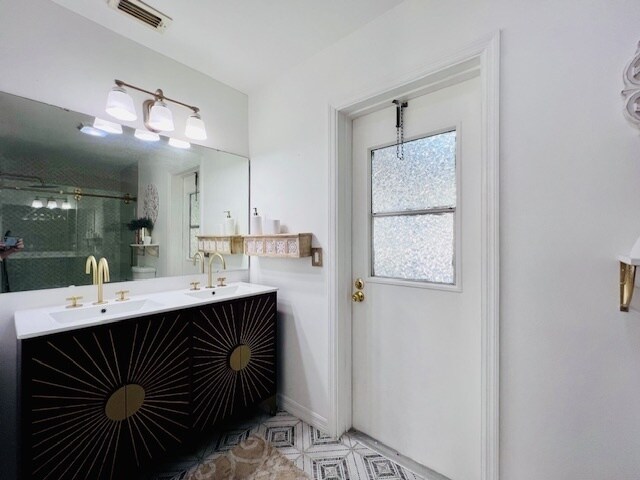 Building Photo - Elegant 3-Bed, 2-Bath Home in Prime Orland...