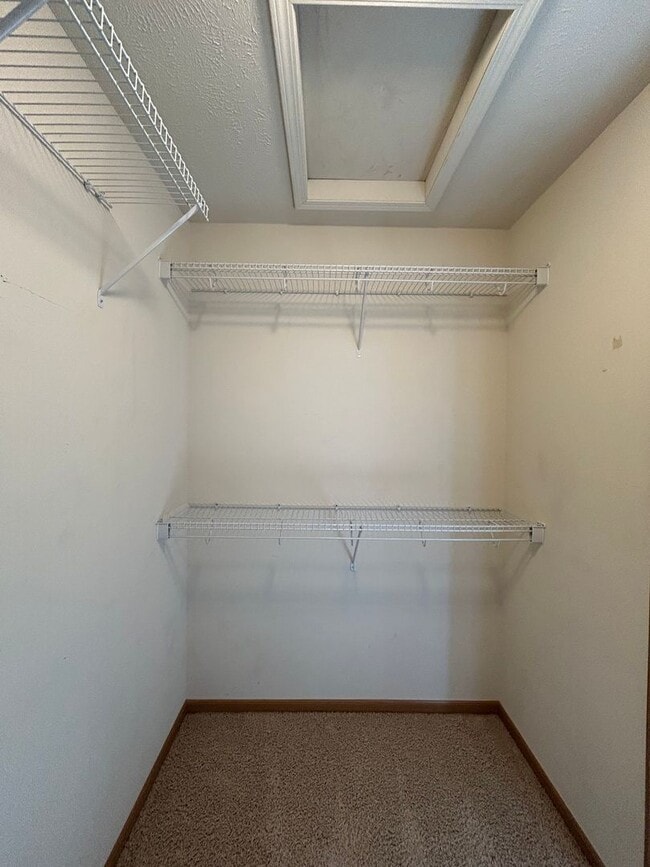Building Photo - Spacious 3 Bed, 2 Bath Home in Papillion, Ne
