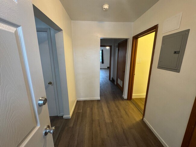 Building Photo - 212 N Highland Ave