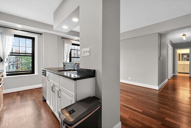 Building Photo - 2100 19th St NW