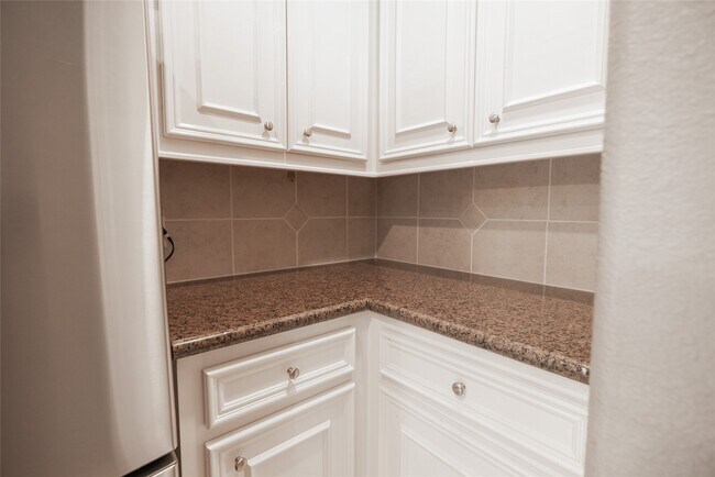 Building Photo - 13165 Snow Ln