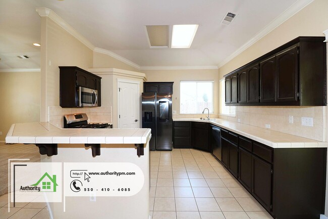Building Photo - 2631 Queens Way