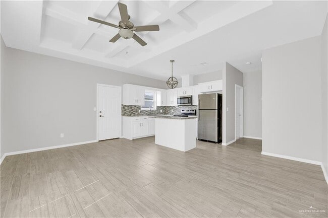 Building Photo - 12 N Winona Dr