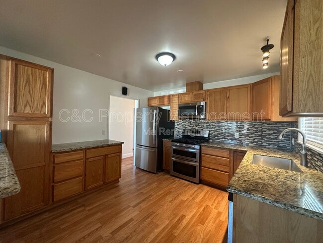 Building Photo - 1126 Granada Ave