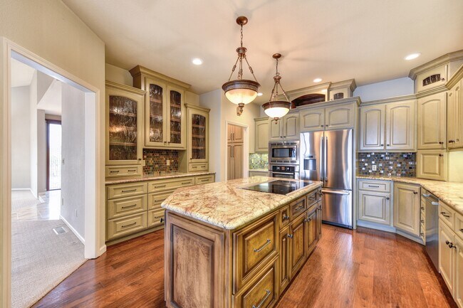 Building Photo - 6533 Chesbro Cir