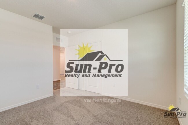 Building Photo - 4240 Acoma Dr