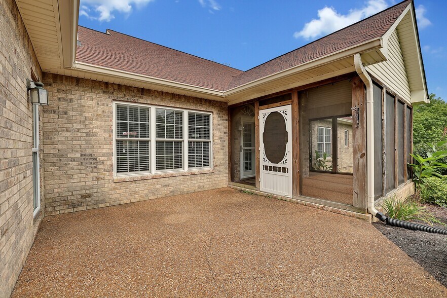 Building Photo - 614 Greene Dr