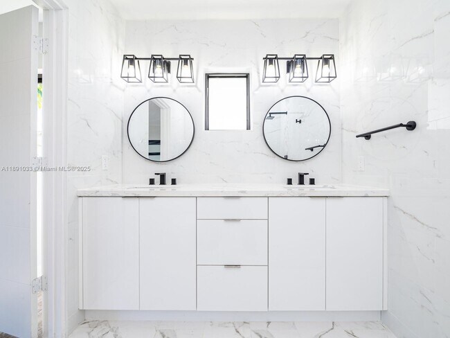 Building Photo - 2856 NW 10th Ave