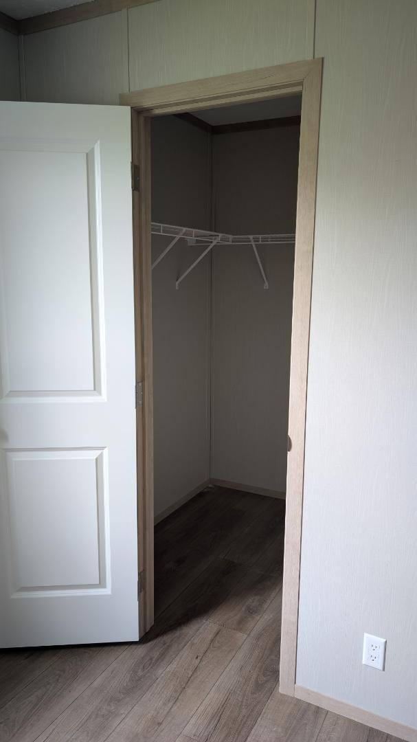 Building Photo - 15462 Lewis Rd