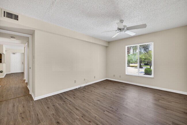 Building Photo - 2512 SE Anchorage Cove