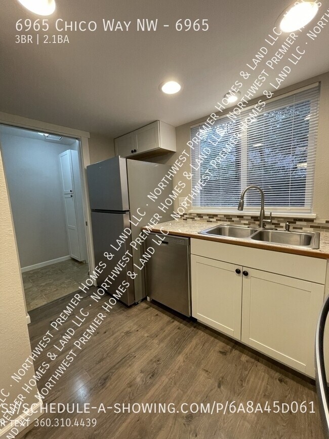 Building Photo - 6965 Chico Way NW