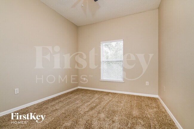 Building Photo - 12734 Kings Lake Dr