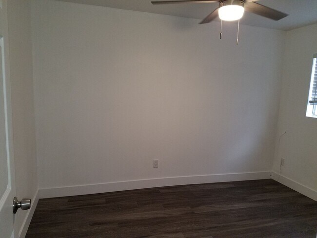 Building Photo - 1500 W Rio Salado Pkwy