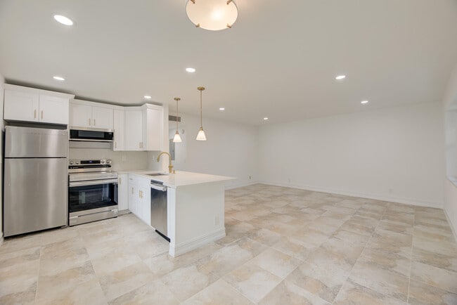 Building Photo - 372 Piedmont H