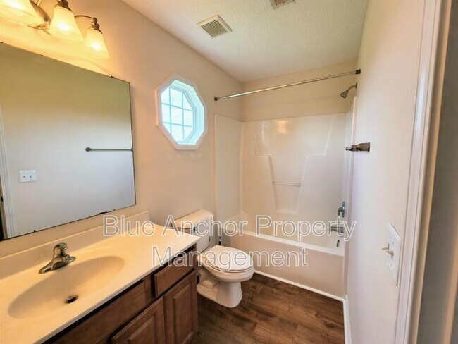 Building Photo - 324 Rose Bud Ln