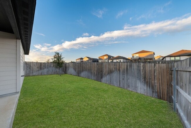 Building Photo - 817 Heartseed Ave