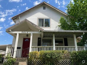 Building Photo - UNIVERSITY LIVING - Beautiful 5 Bedroom Ho...