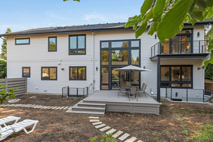 Building Photo - 115 110th Pl SE