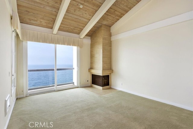 Building Photo - 575 Esplanade
