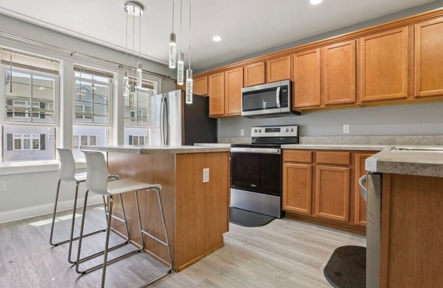 Building Photo - 43 Harbor View Ln
