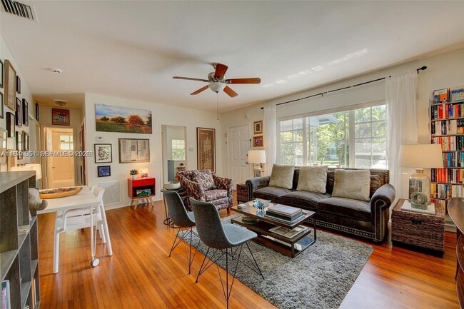 Building Photo - 7601 SW 59th Ct