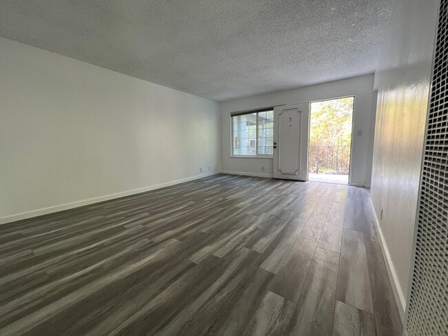 Living Room - 612 E Olive Ave