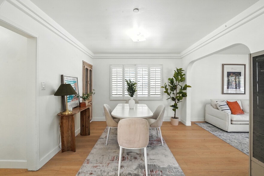 Building Photo - 5841 Arroyo Dr