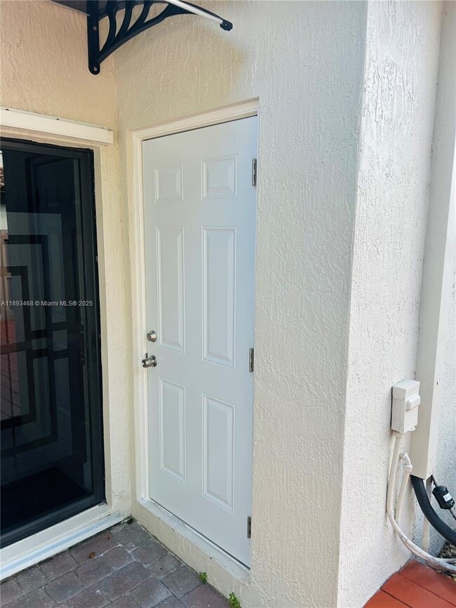 Building Photo - 3219 SE 5th Ct