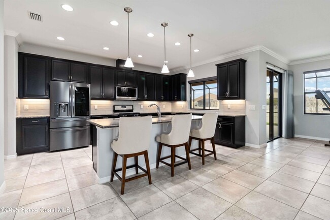 Building Photo - 7565 Millbrook Ave