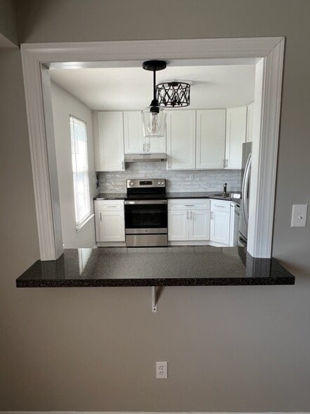 Kitchen - 1777 N Dove Rd