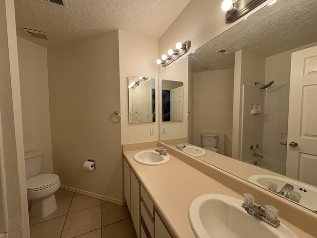 Building Photo - 3190 Wingate Meadows Dr NE