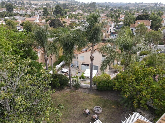 Building Photo - Vibrant 4 Bed/3 Bath Home in Oceanside