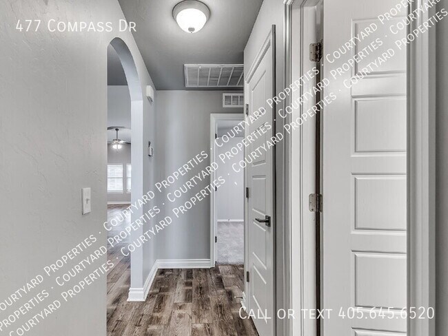 Building Photo - 477 Compass Dr