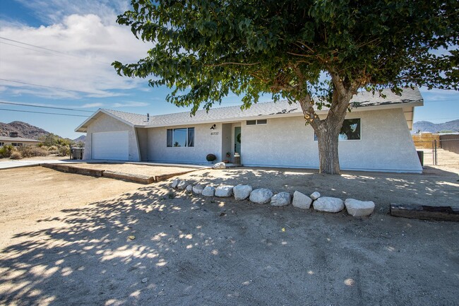 Building Photo - 3 Bedroom, remodeled home in the heart of Joshua Tree